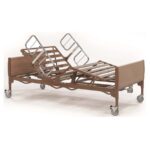 Invacare hospital bed with bariatric capacity and full-electric adjustment