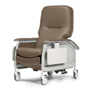 Deluxe geri chair recliner with wheels for patient care